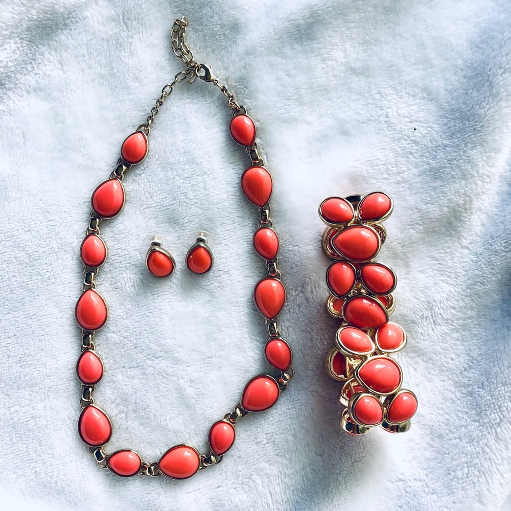Napier Coral and Gold Three Piece Set